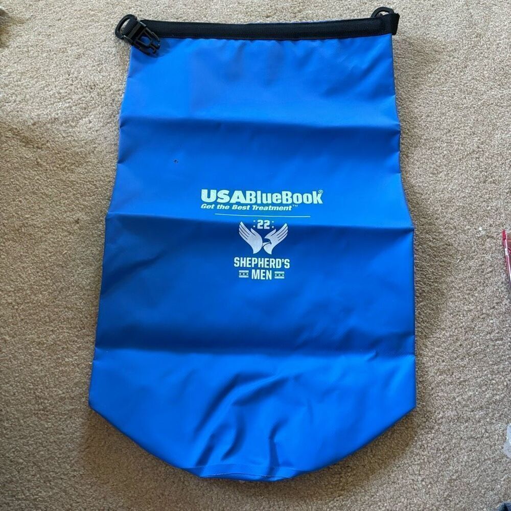 USA Bluebook 22L Dry Bag With Shoulder Strap *New*